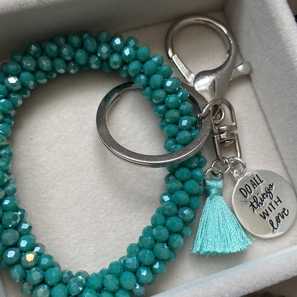 Handmade Teal Beaded Keychain Bracelet Silver Key Ring Wristlet - Picture 3 of 7